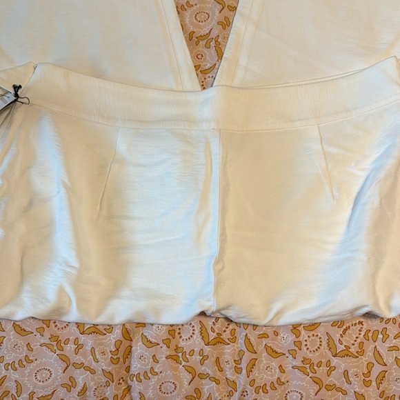 Leith cropped side zip ankle length pants with front patch pockets. Brand new. - Picture 4 of 7